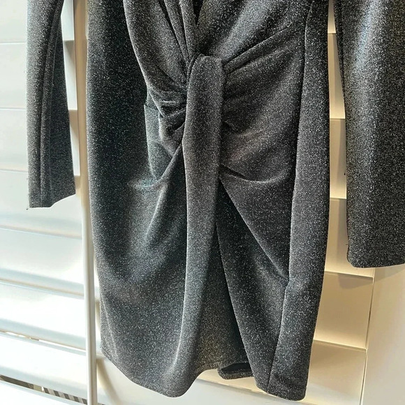 BLACK HALO NWT Lara Deep Plunge Mini Dress Metallic Tinker Bell 4 - Picture 6 of 9